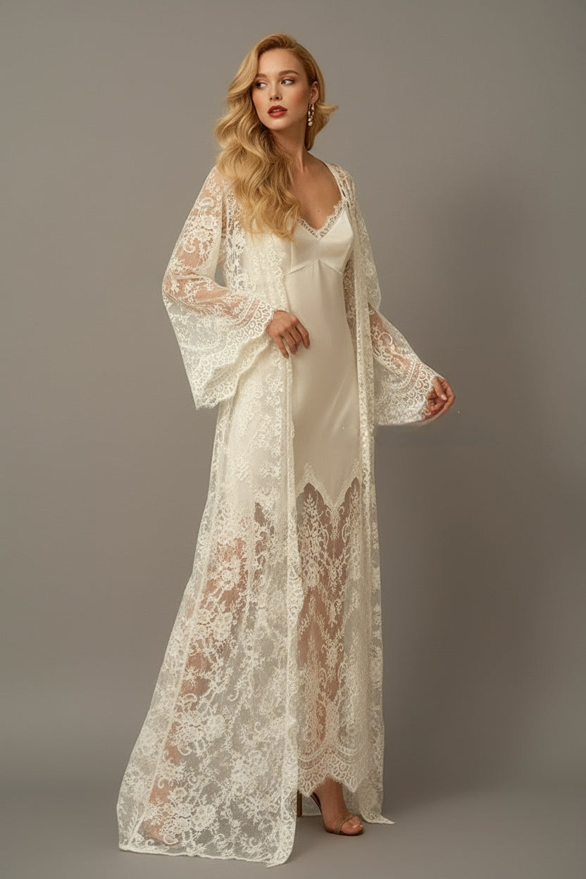 Chantilly-Spitzen-Morgenmantel mit seidigem Satin-Spitzen-Nachthemd – Versand am nächsten Tag