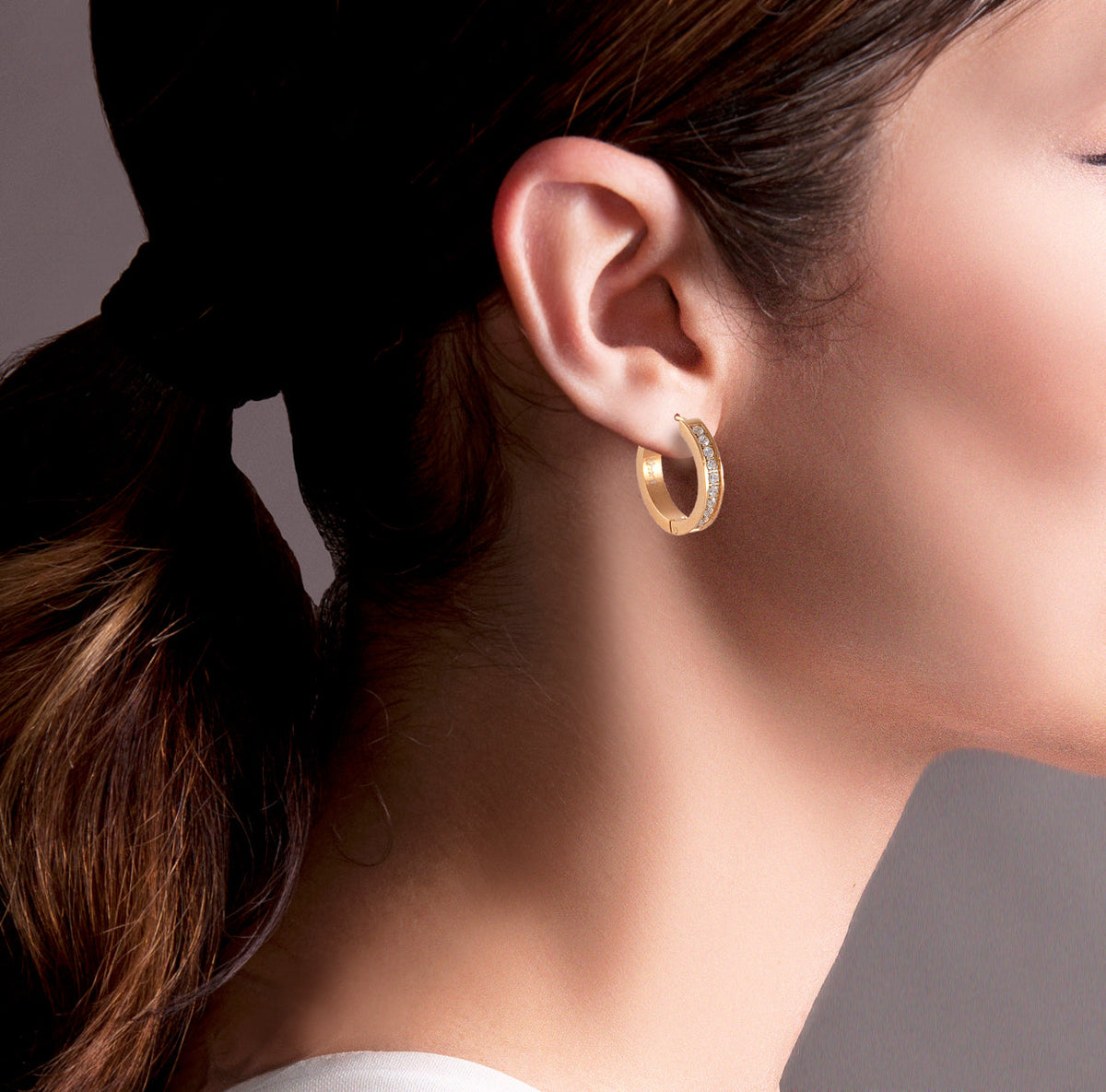 ER433W B.Tiff Pavé 20-Stone Hoop Earrings