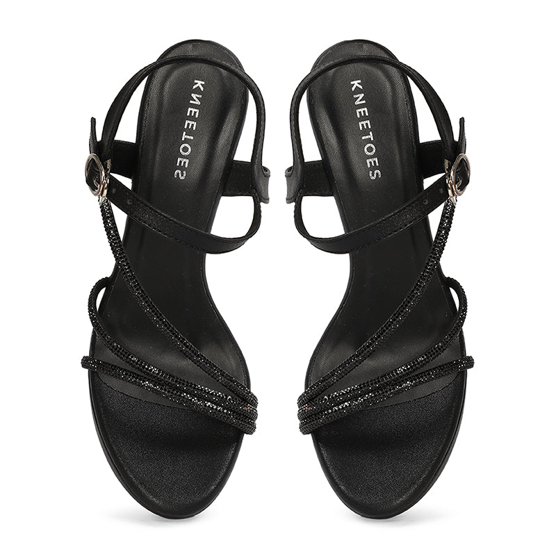 Vivien - Black Stilettos