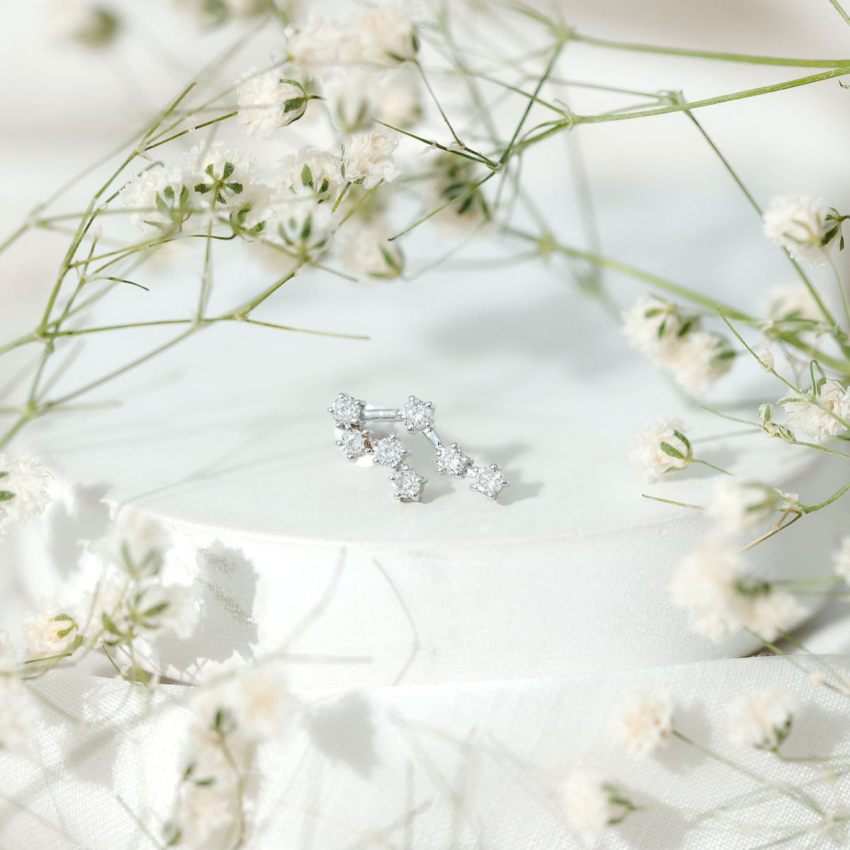 Round Diamond Gemini Zodiac Cartilage Earring