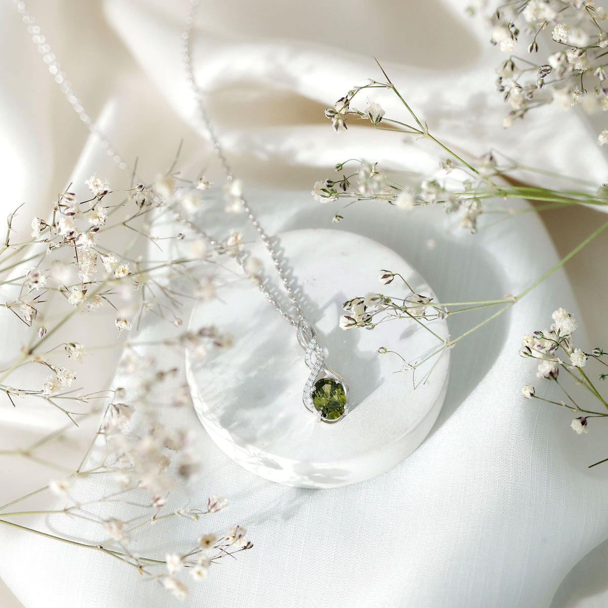 1.5 Carat Lab Grown Green Sapphire Infinity Necklace With Silver Chain