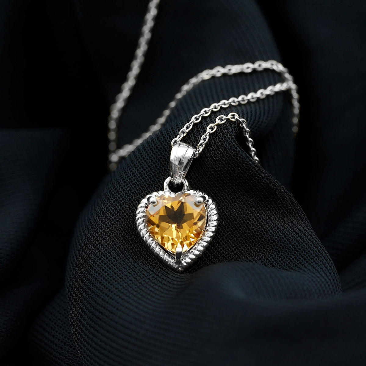 Natural Heart Shape 2 Carat Citrine Pendant Necklace with Rope Frame
