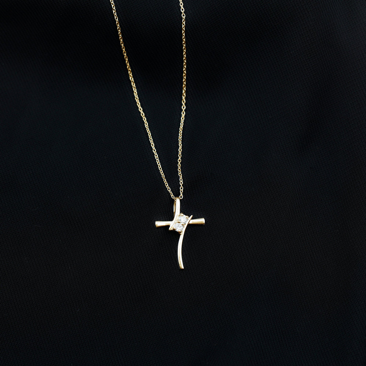 Certified Moissanite Cross Pendant Necklace With Chain