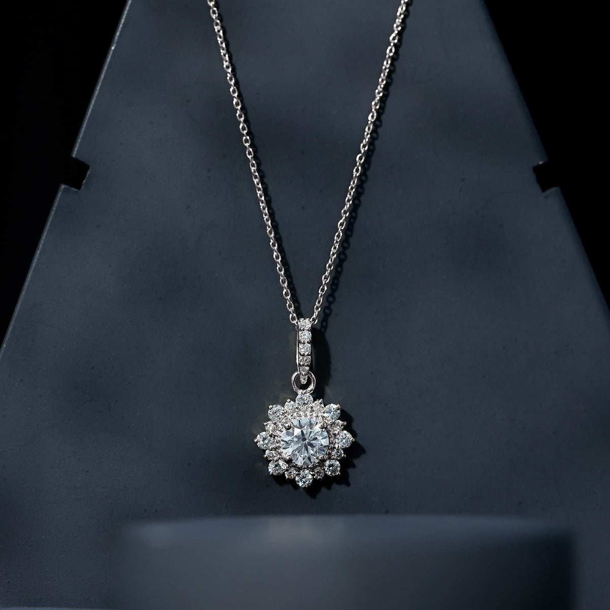 Certified Lab Grown Diamond Wedding Necklace With Chain