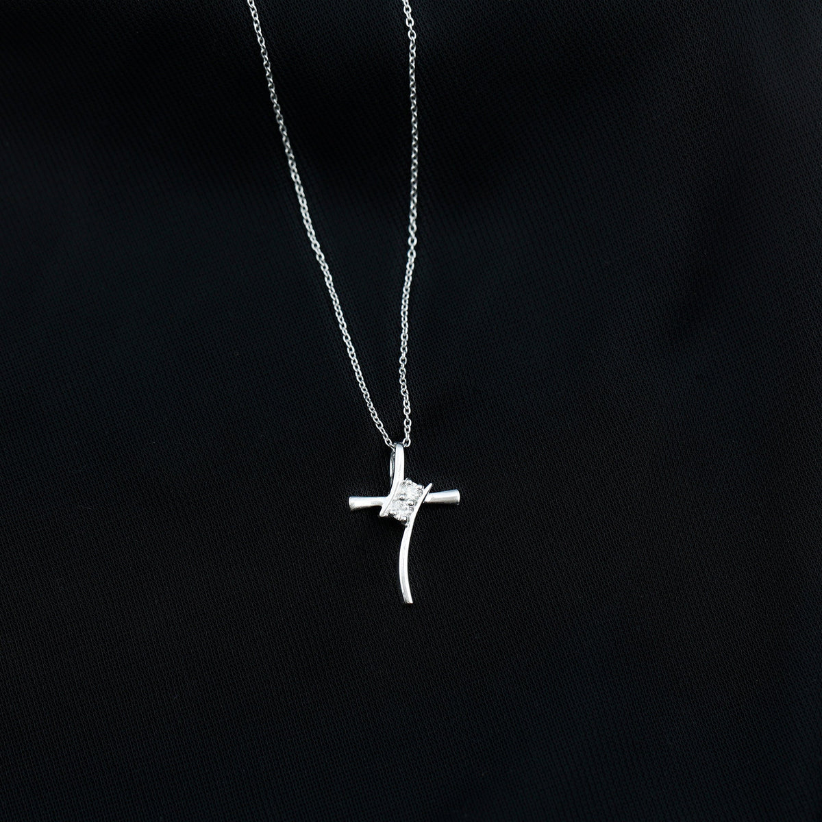 0.14 CT Lab Grown Diamond Cross Necklace (Hidden Bail)