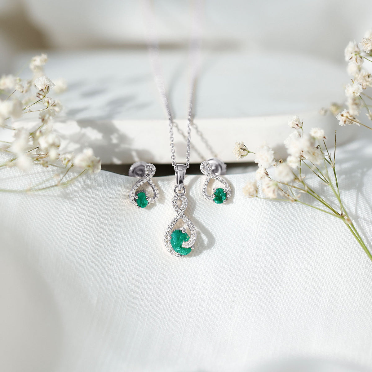 Natural Emerald and Diamond Wedding Jewelry Set