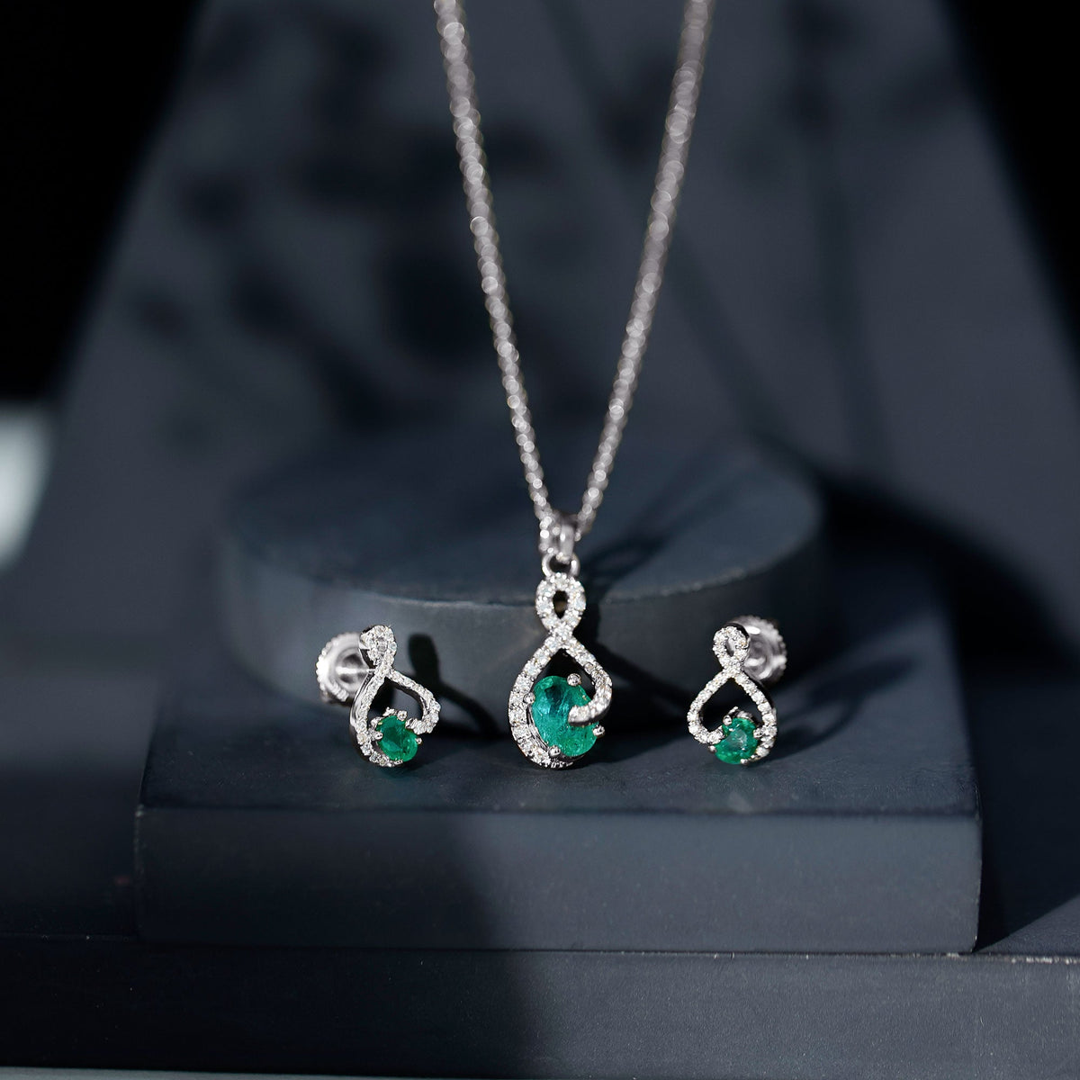 Natural Emerald and Diamond Wedding Jewelry Set