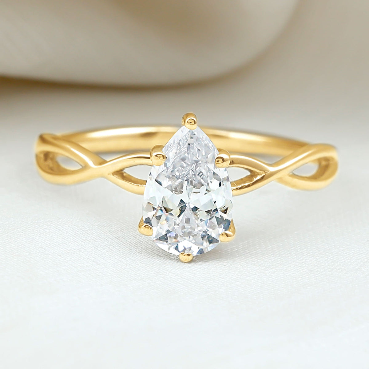 Lab Grown Diamond Pear Engagement Ring with Infinity Band