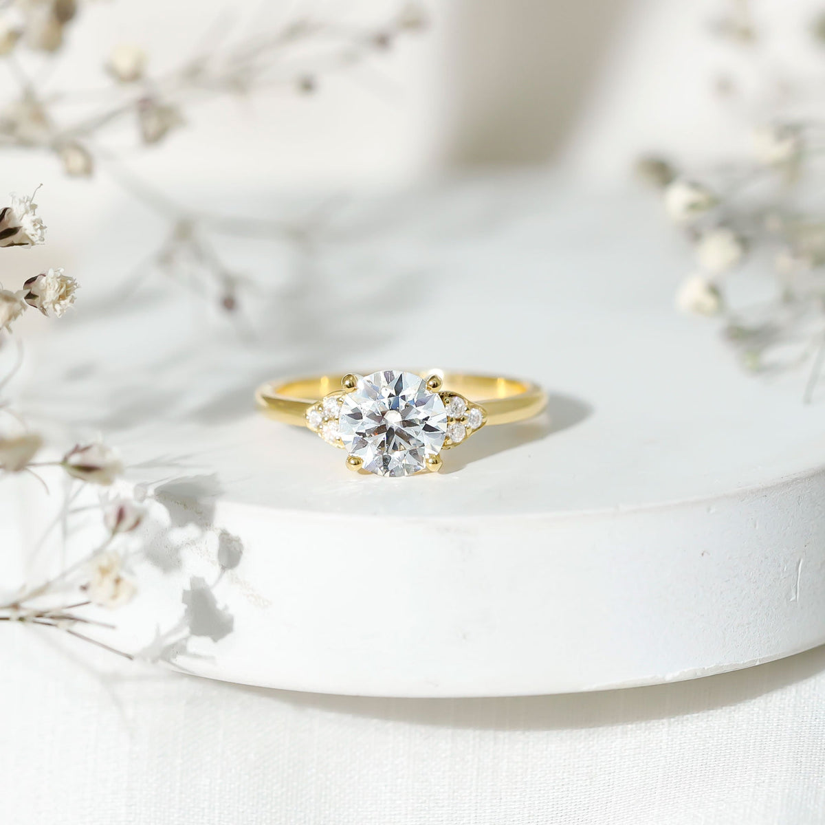 Classic Lab Diamond Circle Engagement Ring With Certificate