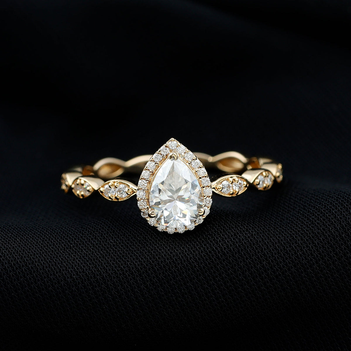 Lab Grown Diamond Teardrop Engagement Ring with Scalloped Shank