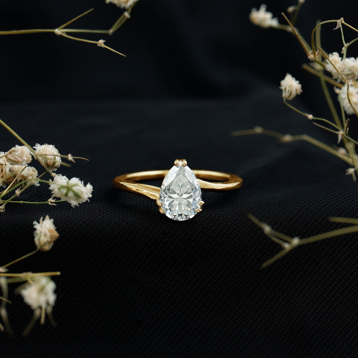 Pear Engagement Ring With Certified Moissanite