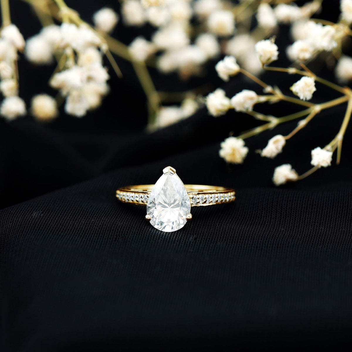 Classic Pear Cut Moissanite Solitaire Engagement Ring With Side Stones