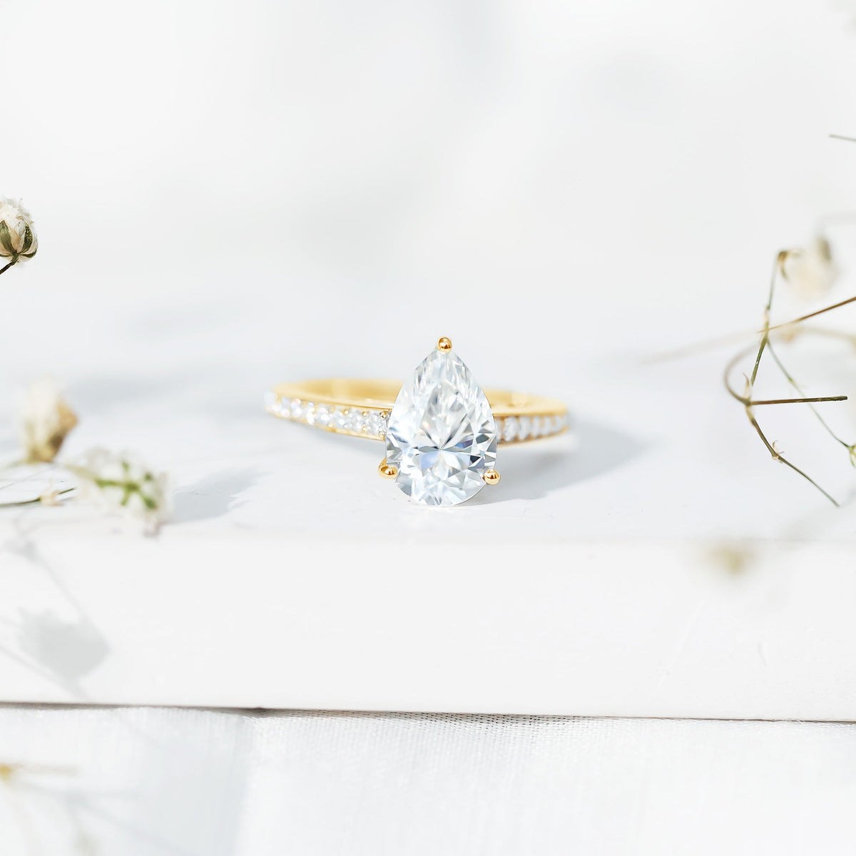 Classic Pear Cut Moissanite Solitaire Engagement Ring With Side Stones