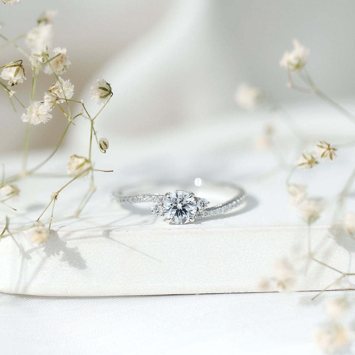Round Shape Moissanite Bypass Engagement Ring with Side Stones