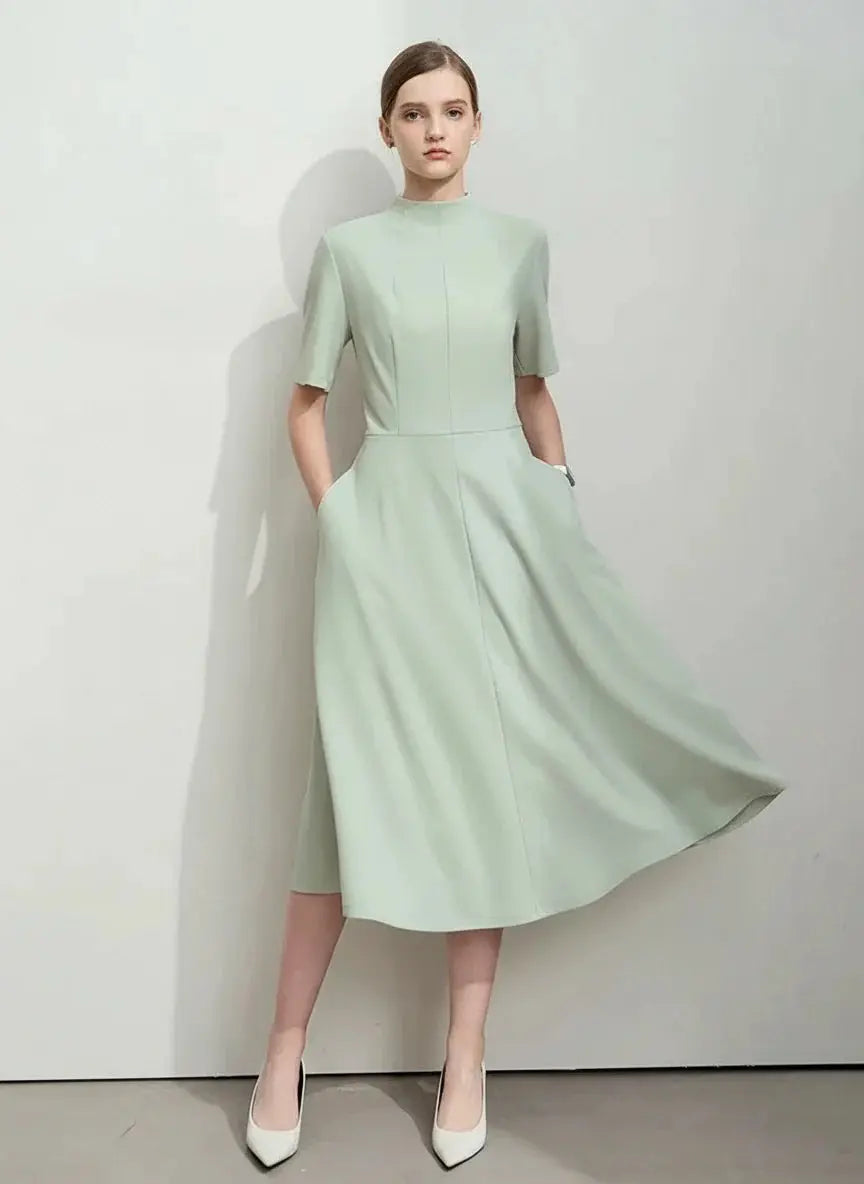 Elegant Autumn Short-Sleeve Drape Dress