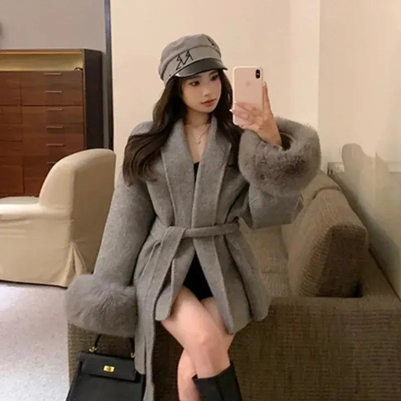 Elegant Wool Coat with Fur Patchwork