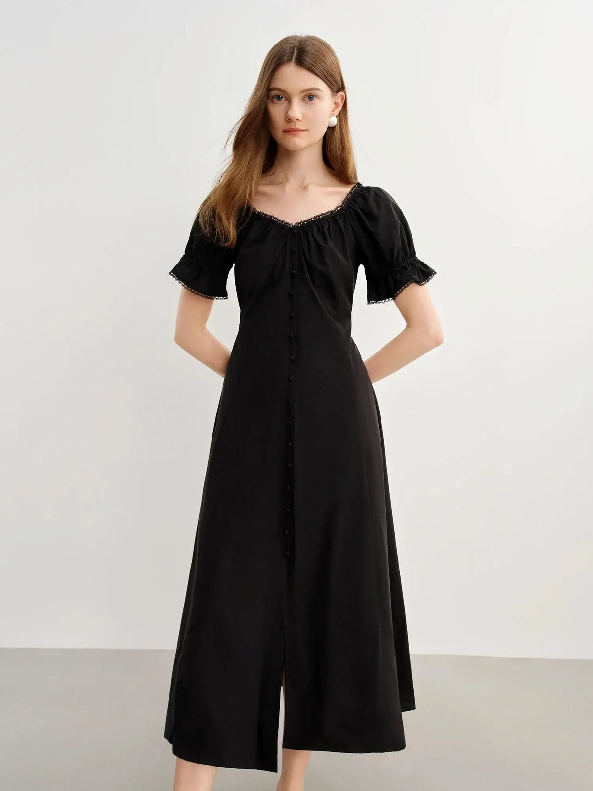 Elegant French Style Plus Size Summer Dress with Lace Collar