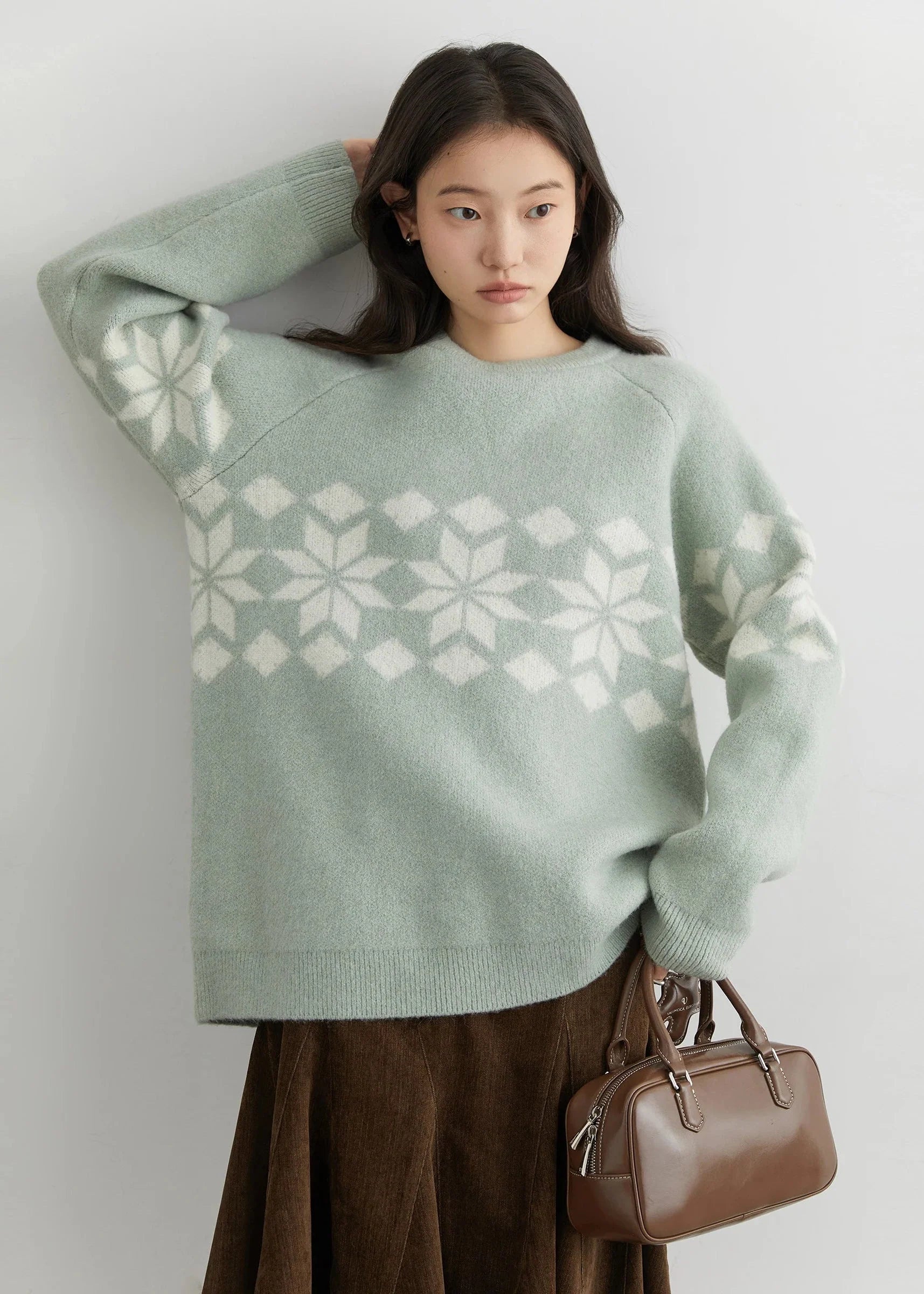 Snowflake Round Neck Knitted Pullover - Winter Jumper