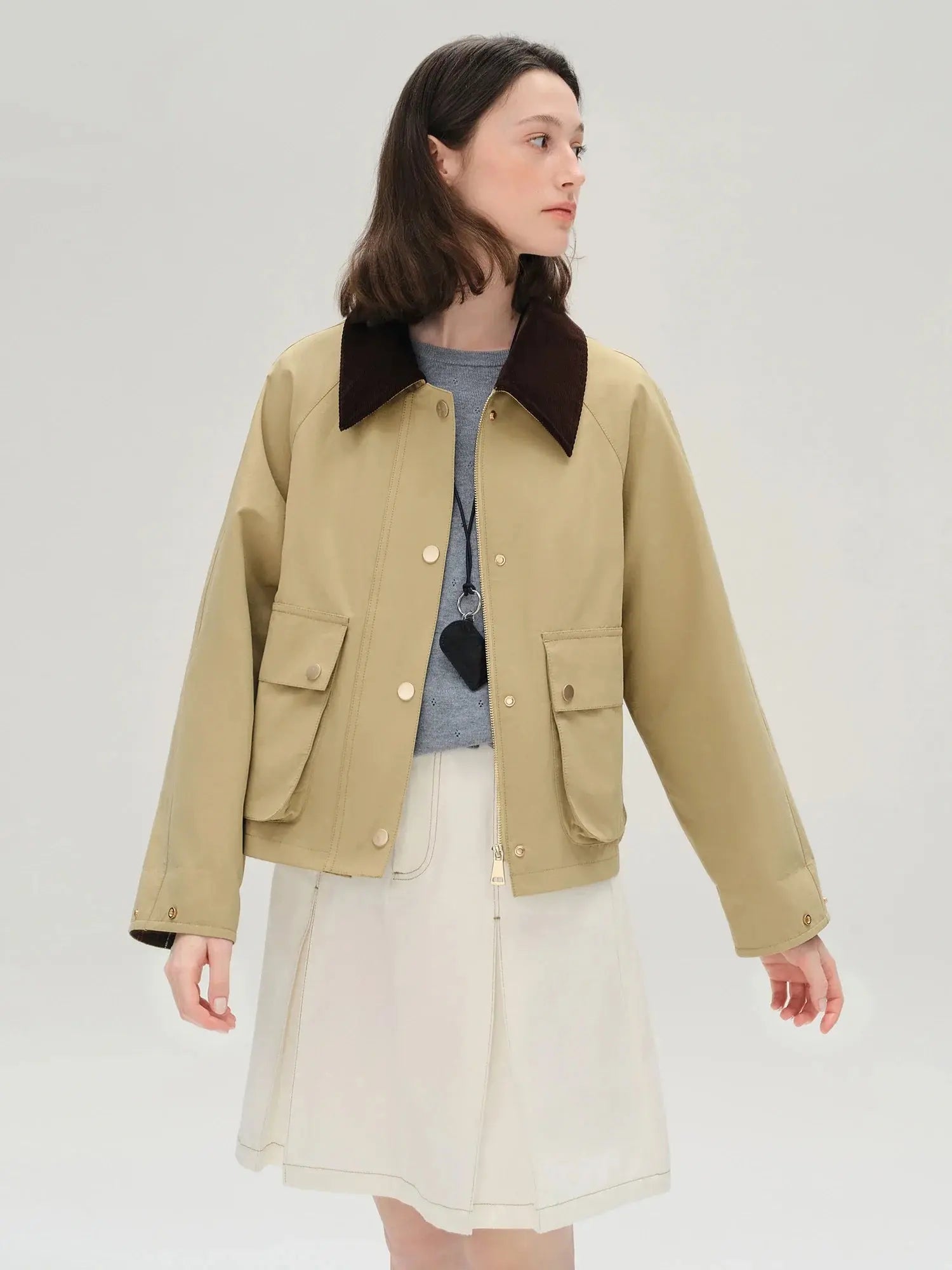 Vintage-Inspired Khaki Trench Coat for Autumn